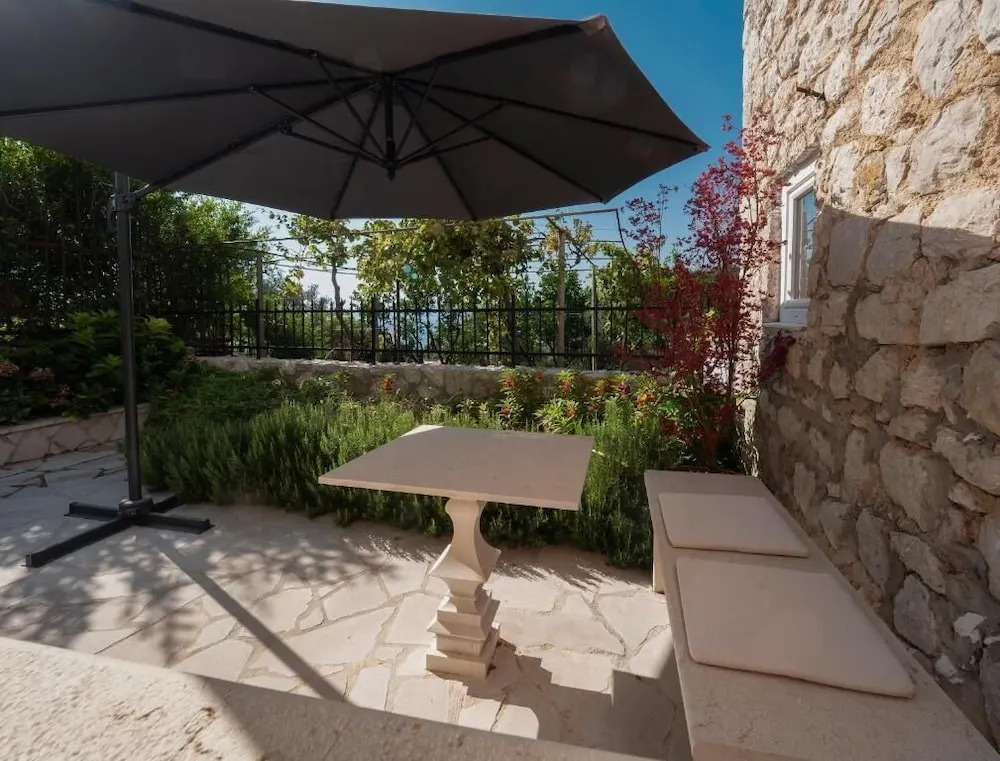 Amfora Family Apartments Rezevici
