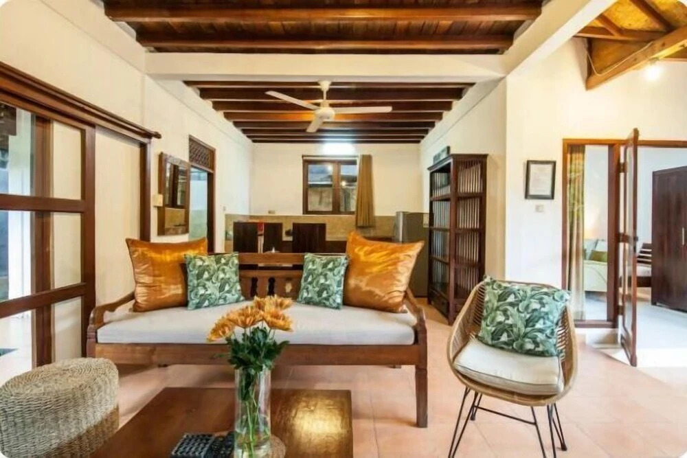 SMV- 2BedGRDN - V7 · 2BR Garden Villa Walk to shops and Beach Legian