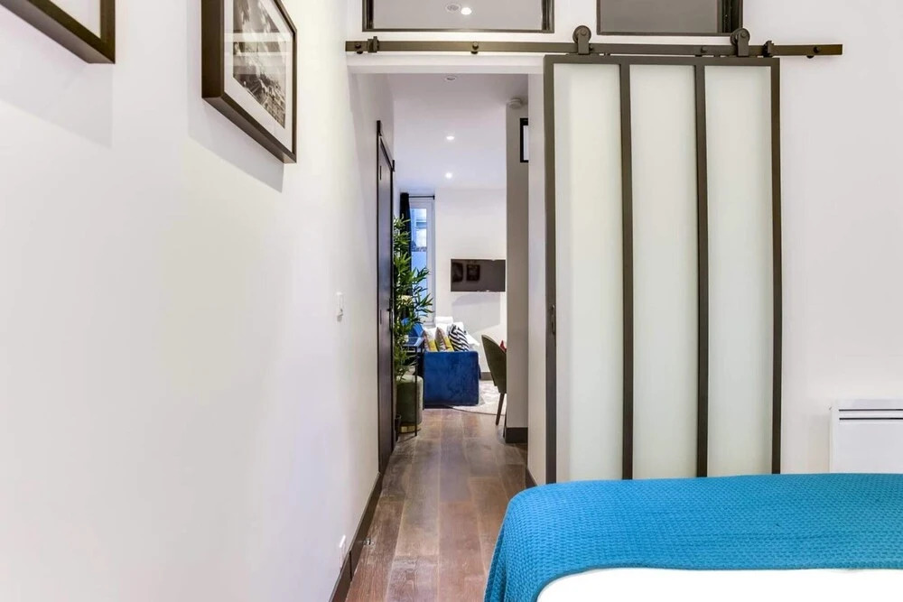 Exquisite Apartment in the Historical 7th District