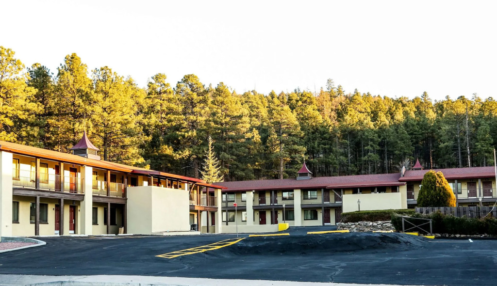 Red Roof PLUS+ Williams - Grand Canyon