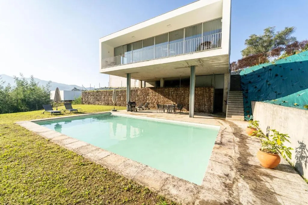 Santo Amaro - V3 privada com piscina, localizada junto ao Golf - Ponte de Lima
