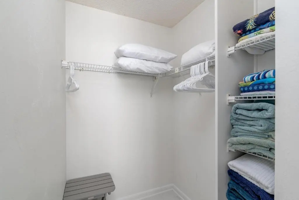 The "Sea-Winds" I Renovated Beachfront 2 Bed 2 Bath Condo