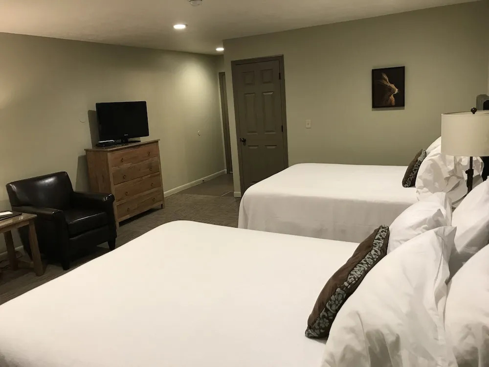 Driftwood Lodge