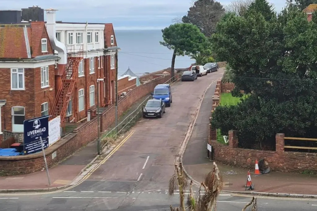Beautiful 2-bed Apartment on Torquay seafront