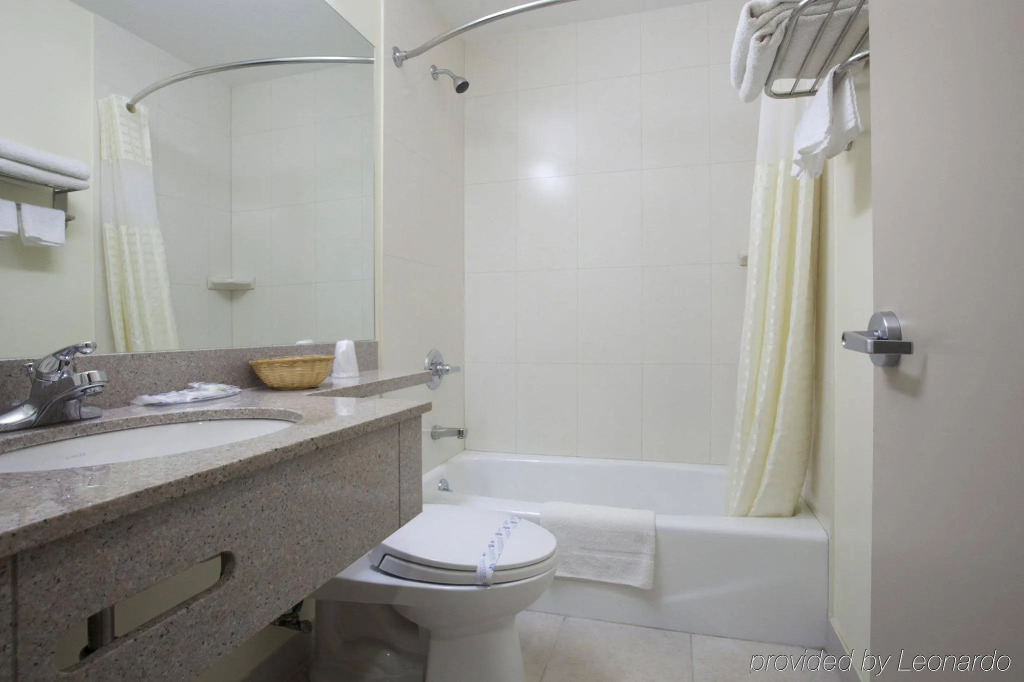 Americas Best Value Inn Brooklyn