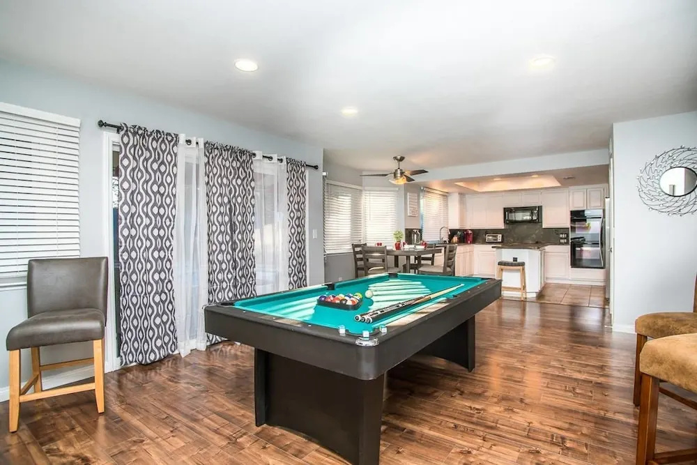 Laredo Legato 4 bd 3 ba Sparkling Pool & Spa!