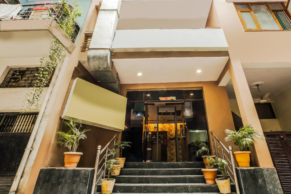 OYO 22533 Hotel Sunrise Blue