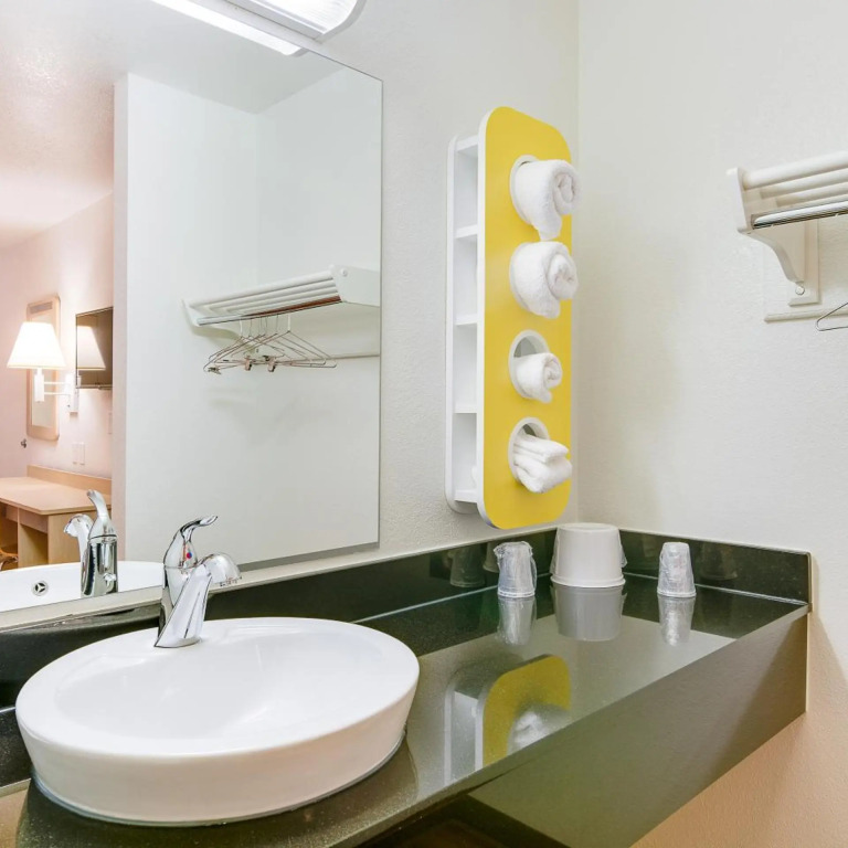 Motel 6-Rolling Meadows, IL - Chicago Northwest