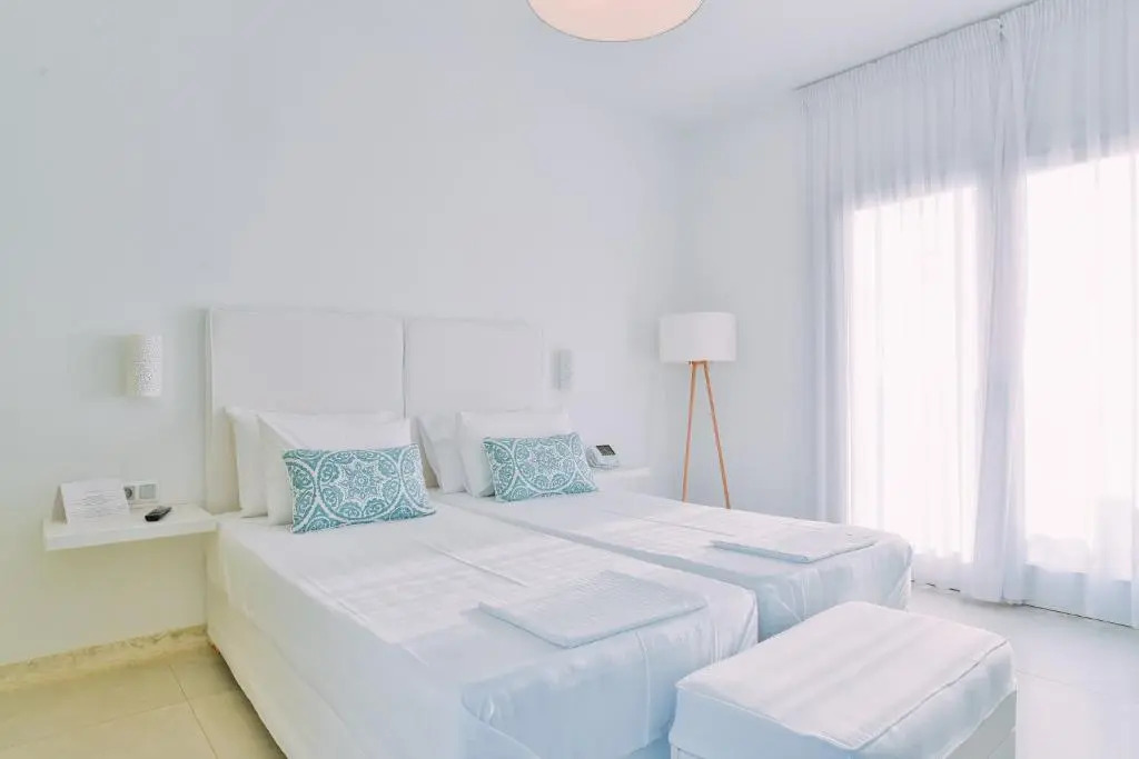 Schinoza luxury suites