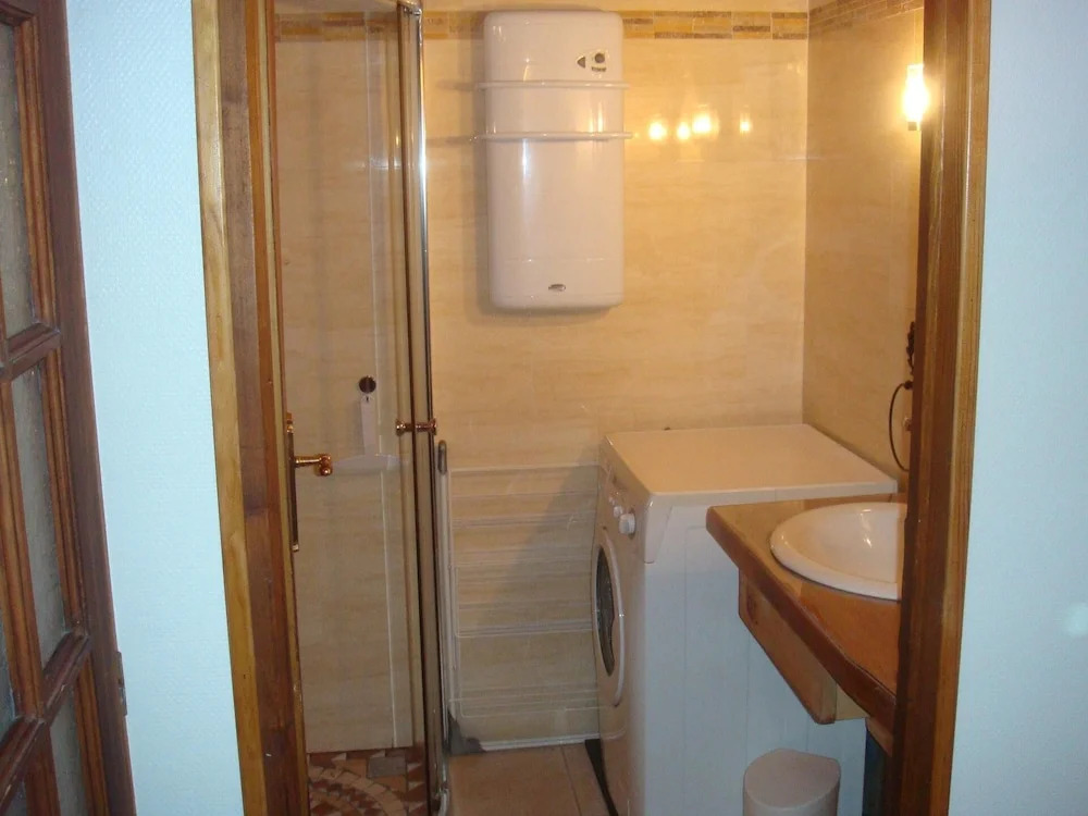 LA Poya : 3 Pièces Duplex 4 Personnes / 3 Rooms Duplex 4 People