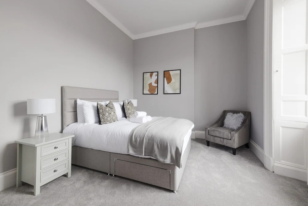 JOIVY Luxurious 2 Br Apt On Notable George Street