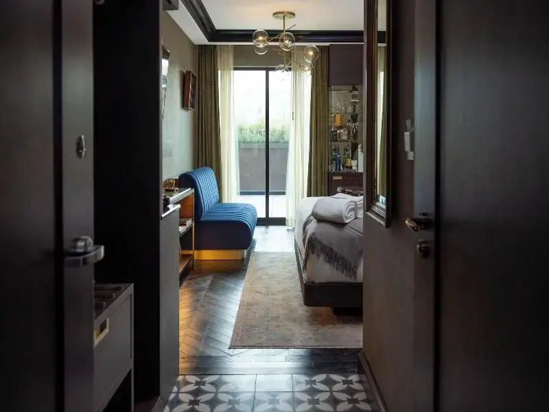 Whisky Hotel