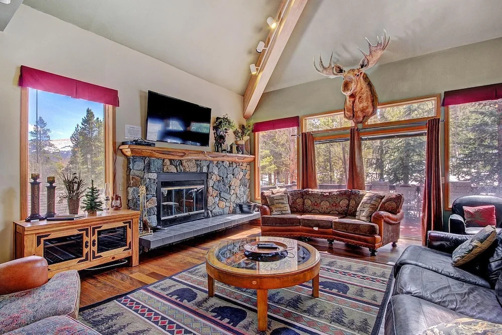 Gold King Lodge 8 Bedroom Home by RedAwning