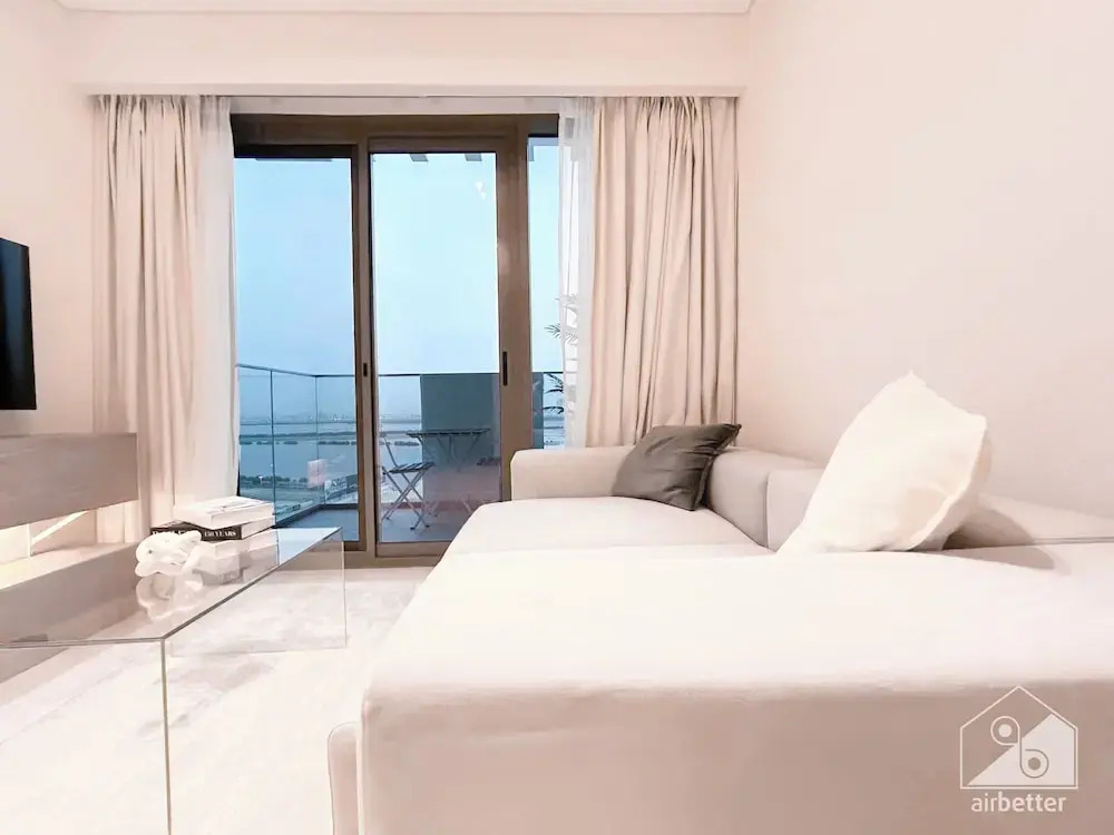 Gorgeous 1B Apt With Balcony in Azizi Fawad