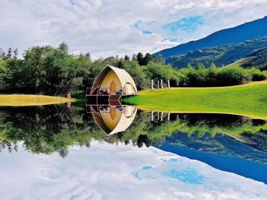 Jiuzhaigou Yunfengli International Outdoor Camp