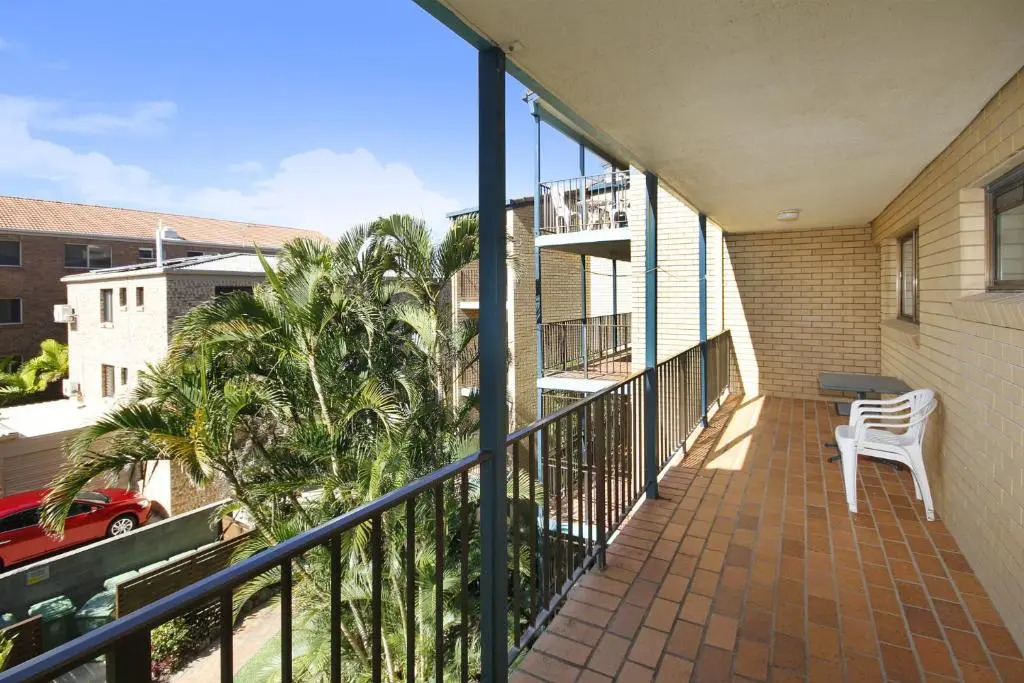 Lowanna Unit 10, 24 Bulcock Beach Esplanade, Bulcock Beach