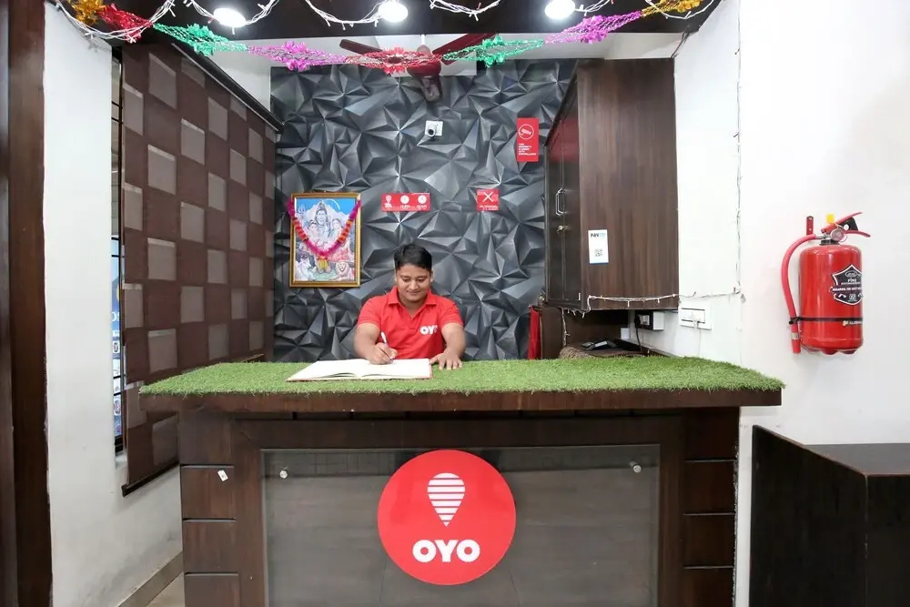 OYO 10070 Hotel Satkar Regency