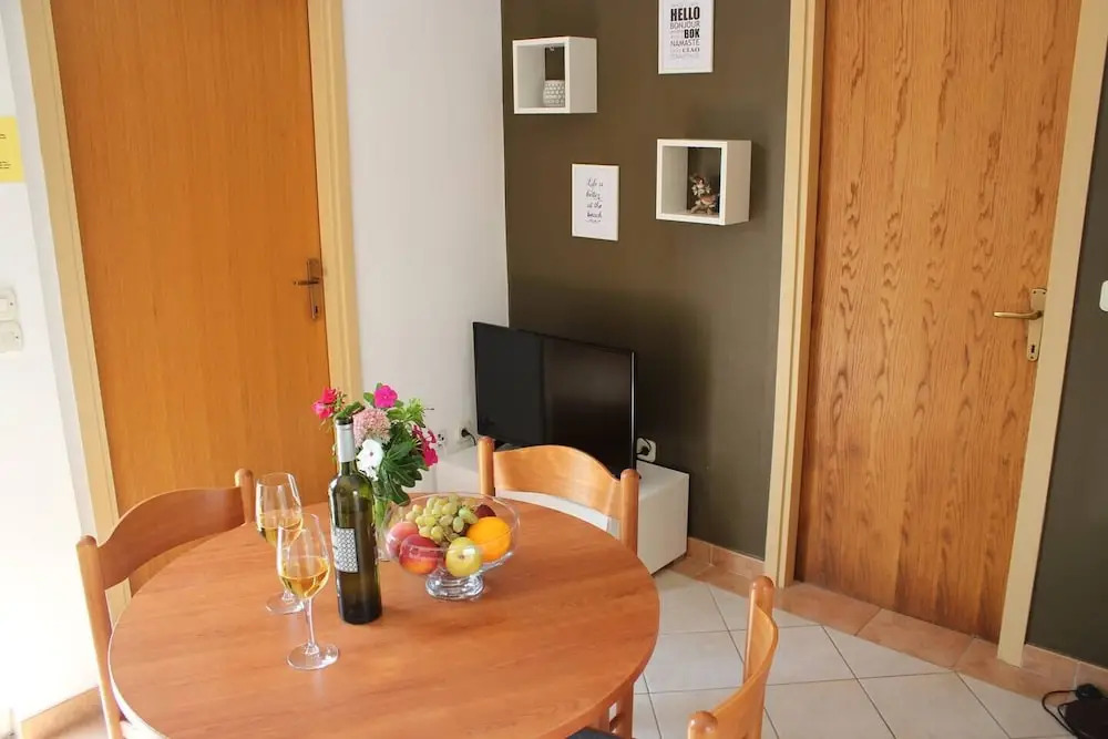 Sea View Apartment Ruza, Sleeps 4