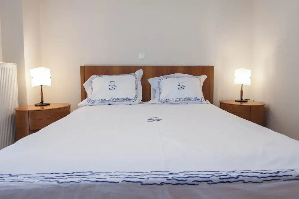 Luxe 3 Bd Penthouse 5 Min from Drosia