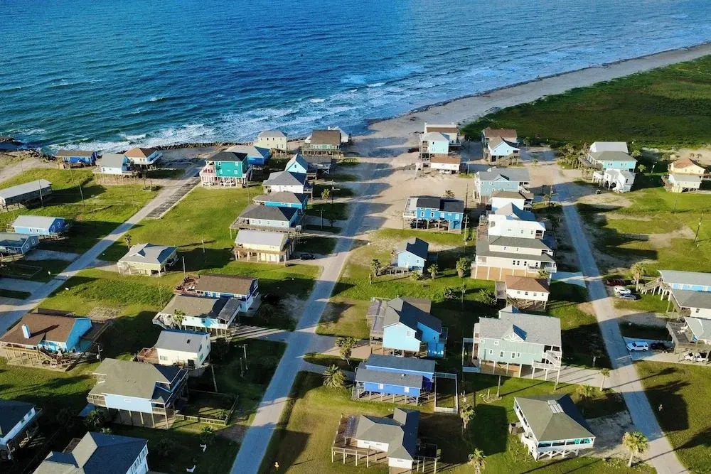 Walk to Beach: Ocean-view Home w/ Deck in Freeport