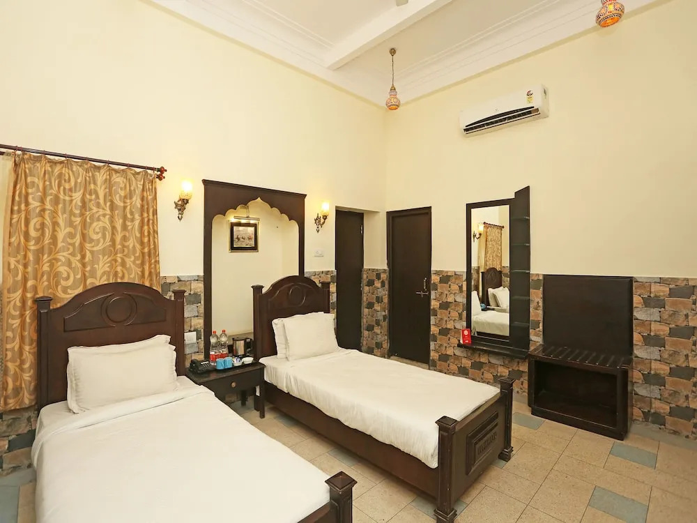 OYO 9666 Hotel The Fateh