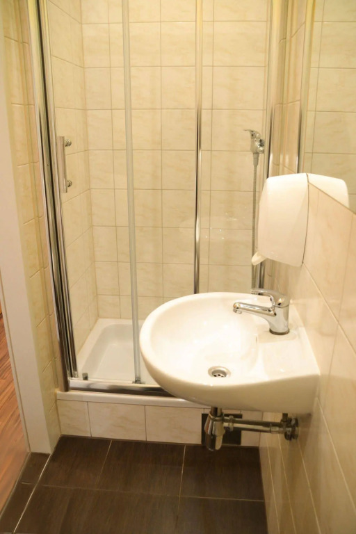 Do Step Inn Home - Hotel & Hostel