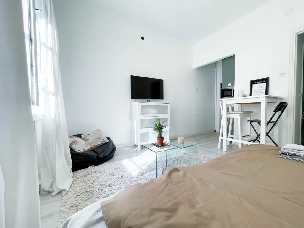 Charming studio in trendy location