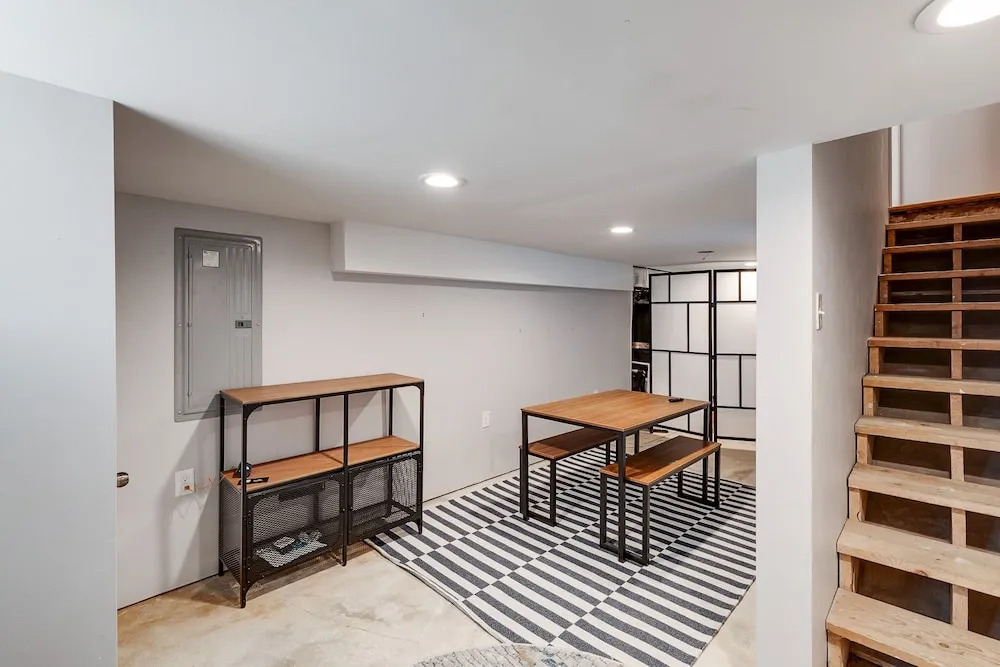 Trendy Fairmount Gem Roof Deck