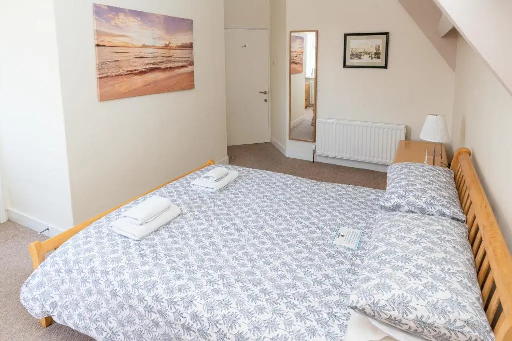Longsands Lodge