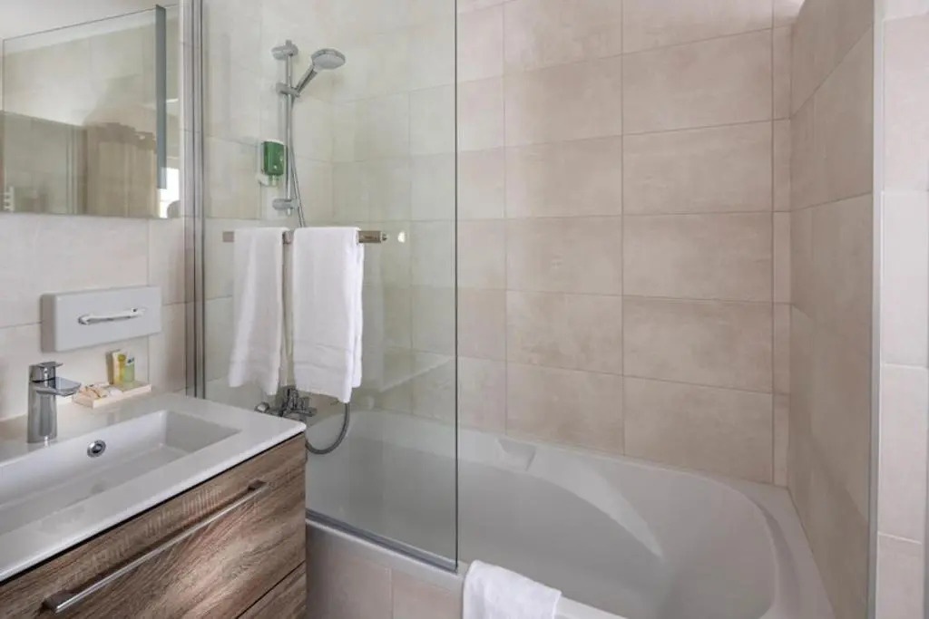 Best Western le Comtadin