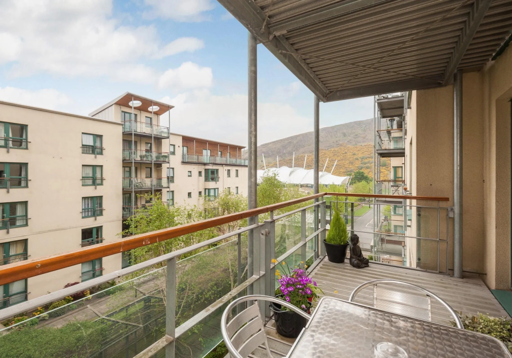 The Holyrood Road Residence - Rsa 120172