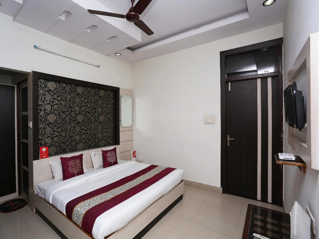 OYO 22253 Hotel Kanha Palace