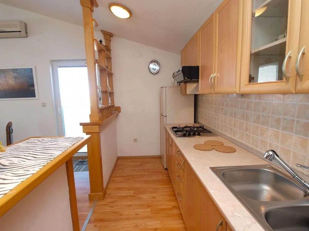Apartment 440