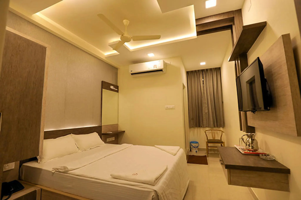 Jayam Hotel