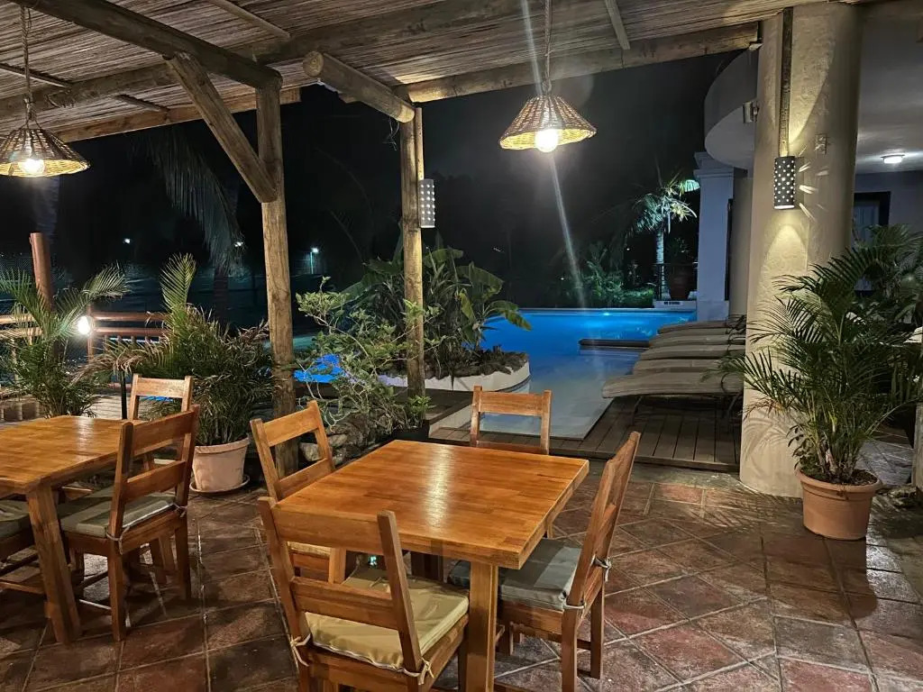 Le Gite du Bonheur Guest House & Car Rental