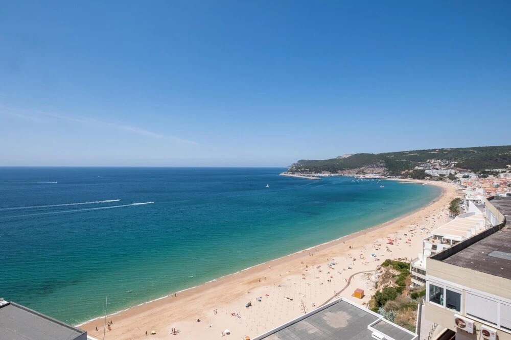 Rent4rest Sesimbra Ocean View Studio - Direct Beach Access