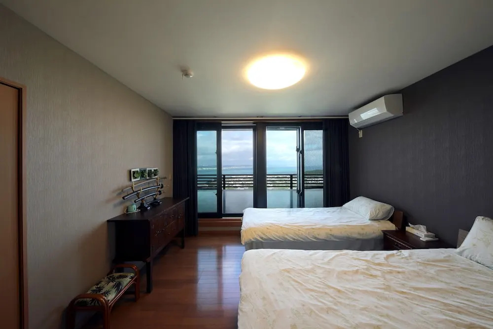 沖縄随一の絶景! 静かなヴィラでゆっくりと最高の旅を! Villa VIEW