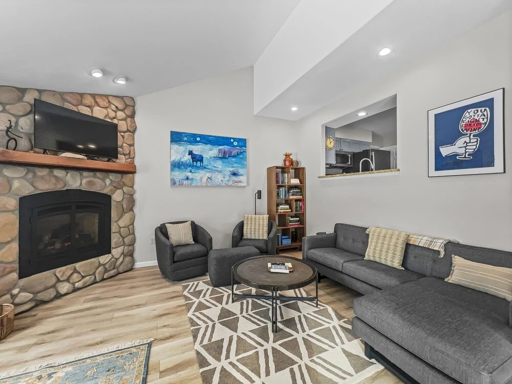 Legends 10 4br 4ba 4 Bedroom Townhouse by RedAwning