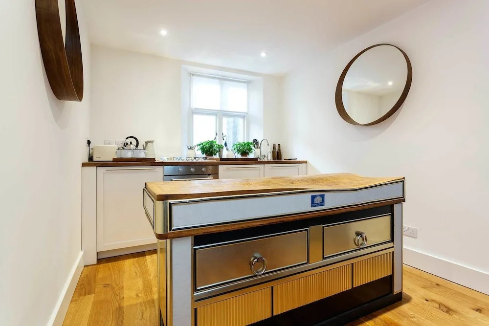 Fanciful in Fitzrovia
