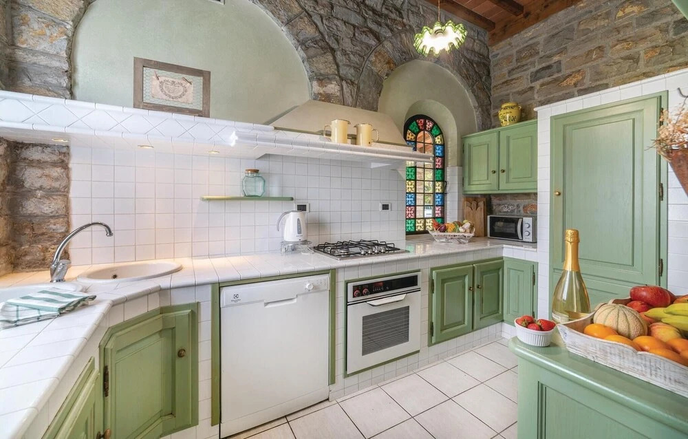 Nice Home In Camaiore Lu
