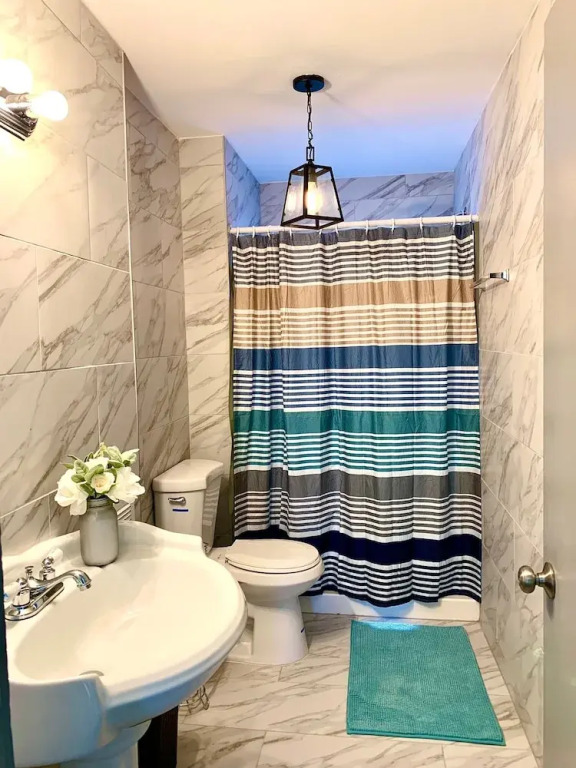 The Blackjack Duplex - Private Yard & Parking, Near Falls & Casino by Niagara Hospitality