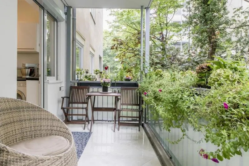 4892 Privatapartment List