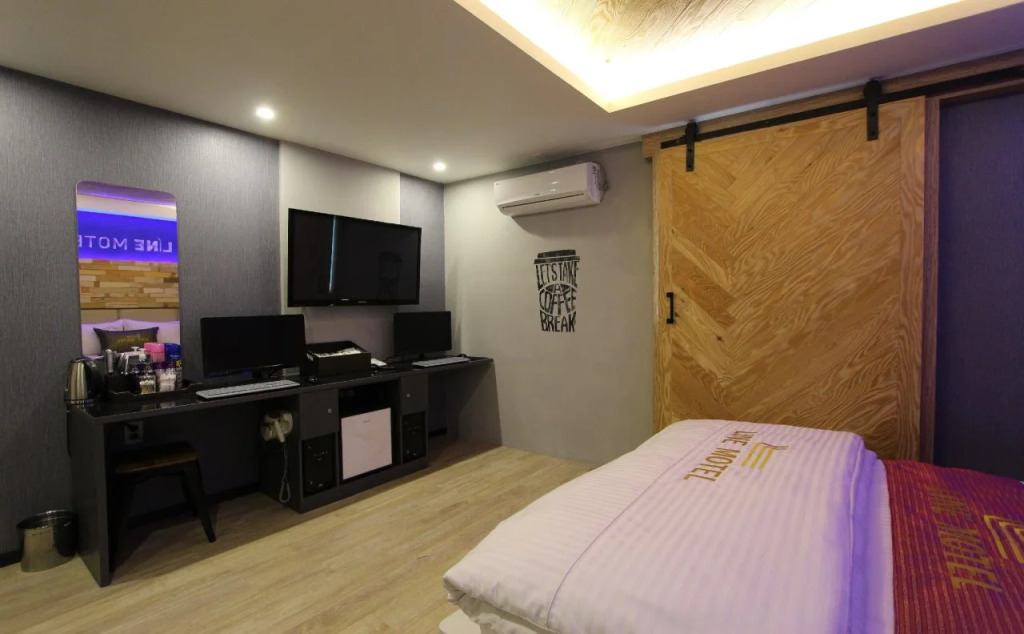 Line Motel