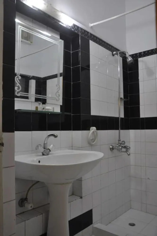 Herfa INN Hotel Lahore