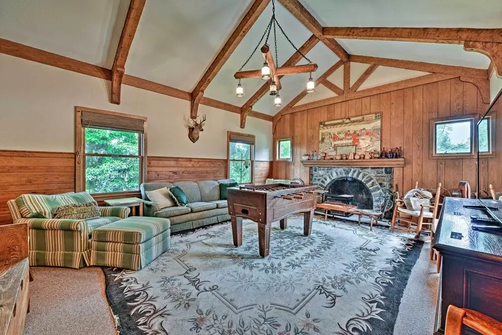 Amazing Historic Home w/ Stunning Mountain Views!