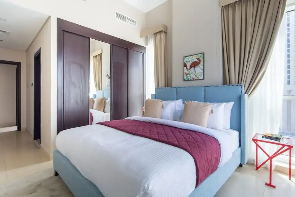 Modern Luxury Living in This 3BR Apt in Downtown Dubai