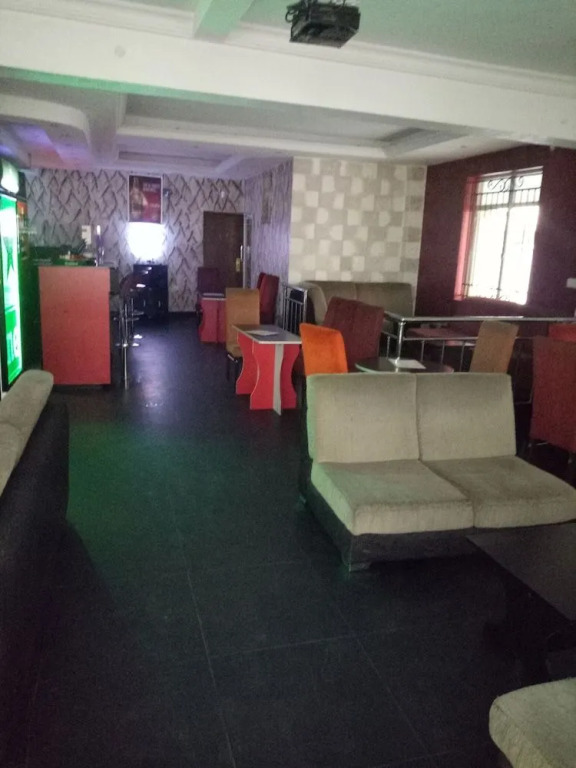 Pulville Boulevard Hotel