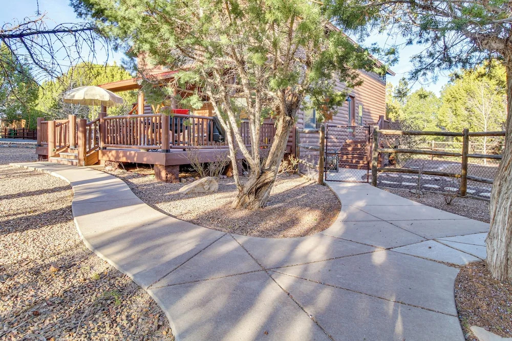 Close to Golf & Hiking: Show Low Family Cabin