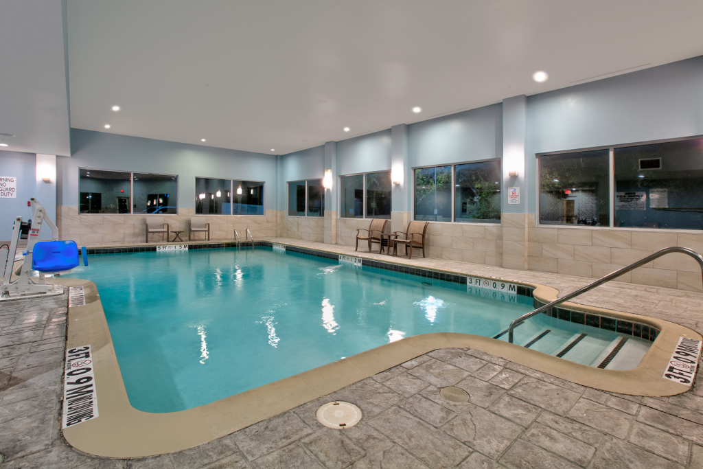 Holiday Inn Express & Suites North Dallas at Preston by IHG