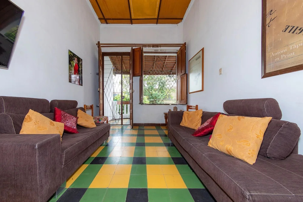Ayenda Sarayu House